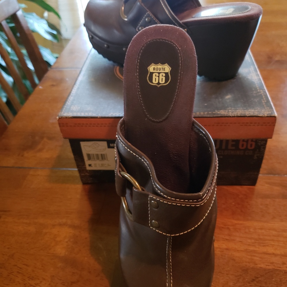 Route 66 brown clogs